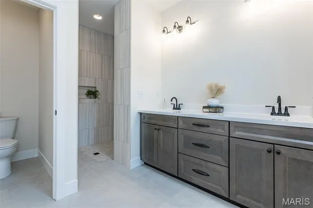 $599,900 | 829 Bushwood Way, Caseyville, IL 62232