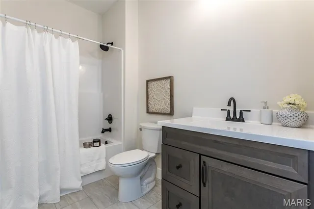 $599,900 | 829 Bushwood Way, Caseyville, IL 62232