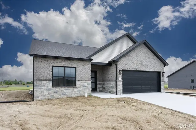 $599,900 | 829 Bushwood Way, Caseyville, IL 62232