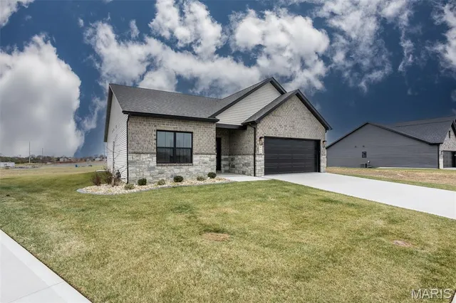 $599,900 | 829 Bushwood Way, Caseyville, IL 62232