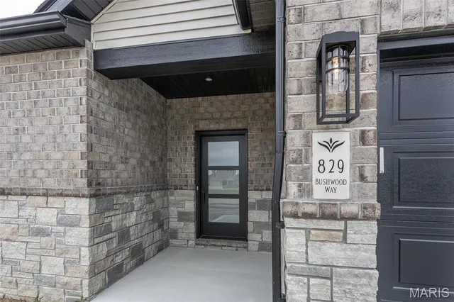 $599,900 | 829 Bushwood Way, Caseyville, IL 62232