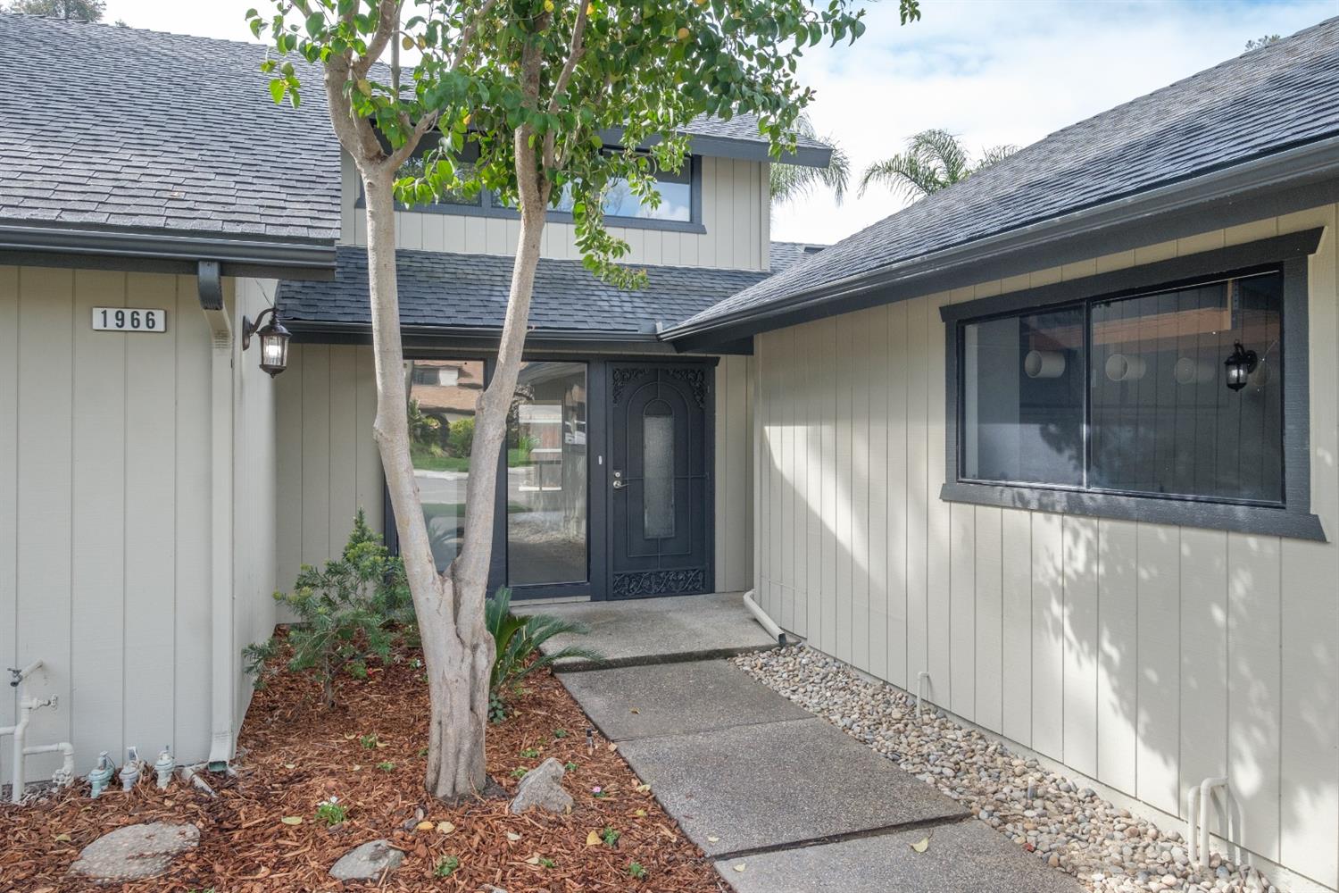 1966 Richert Avenue Clovis, CA 93611 - Photo 3 of 18