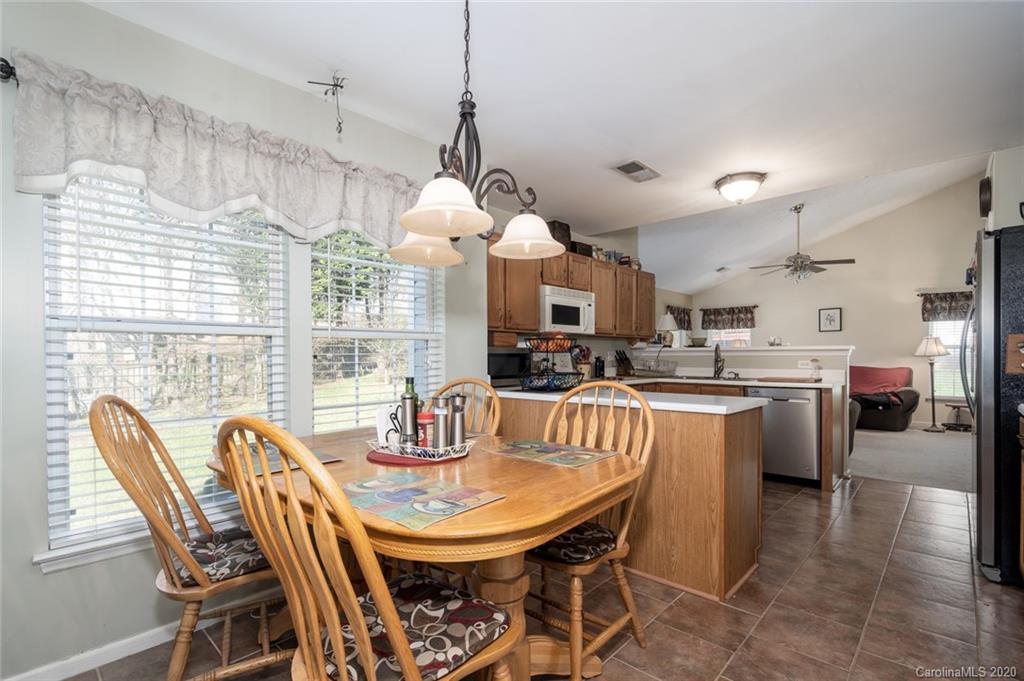 11427 Coreopsis Road Charlotte, NC 28213 - Photo 11 of 30 Gallery Image 11