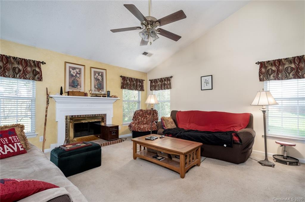 11427 Coreopsis Road Charlotte, NC 28213 - Photo 4 of 30 Gallery Image 4