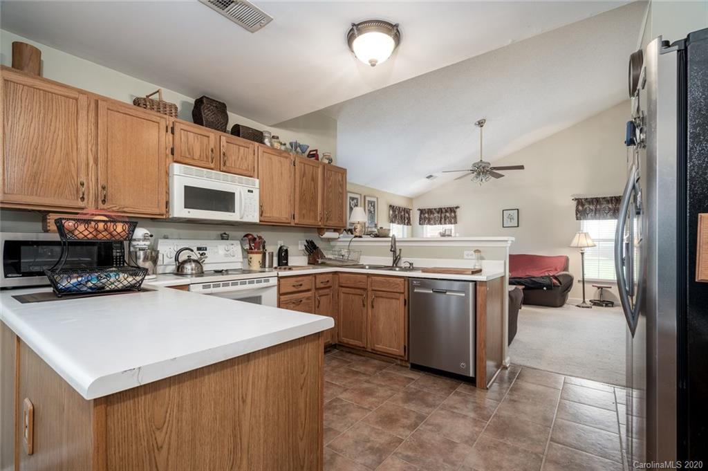 11427 Coreopsis Road Charlotte, NC 28213 - Photo 7 of 30 Gallery Image 7
