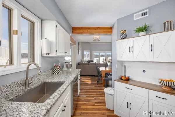 $289,900 | 125 Wa Wee Nork Drive, Unit 305 1 C, Battle Creek, MI 49015