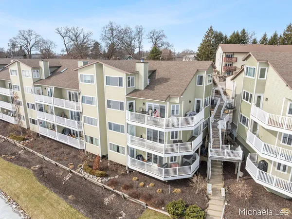 $289,900 | 125 Wa Wee Nork Drive, Unit 305 1 C, Battle Creek, MI 49015