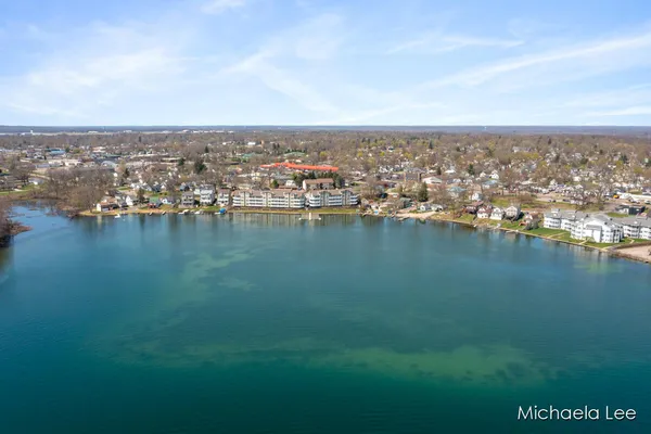 $289,900 | 125 Wa Wee Nork Drive, Unit 305 1 C, Battle Creek, MI 49015