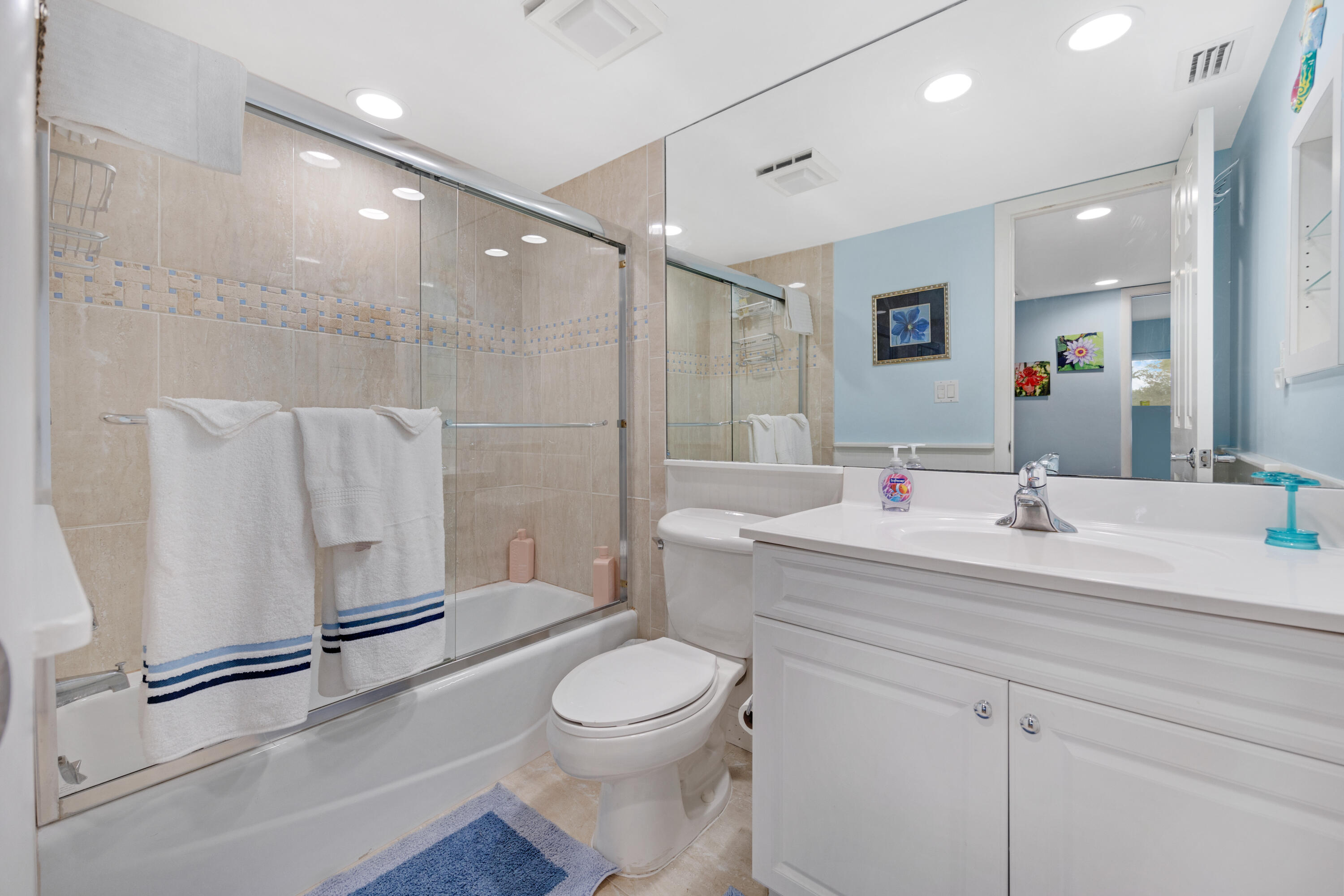 18 Anchor Drive, Unit B Key Largo, FL 33037 - Photo 15 of 17 a bathroom with a sink toilet and shower