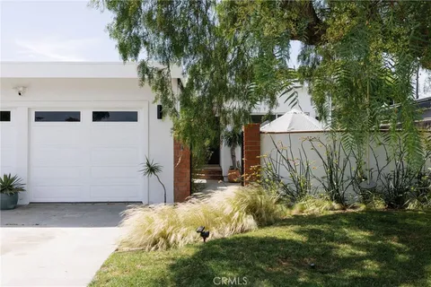$2,475,000 | 275 Cecil Place, Costa Mesa, CA 92627