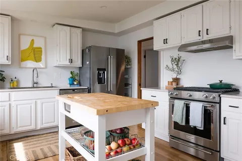 $2,475,000 | 275 Cecil Place, Costa Mesa, CA 92627