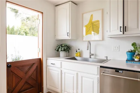 $2,475,000 | 275 Cecil Place, Costa Mesa, CA 92627