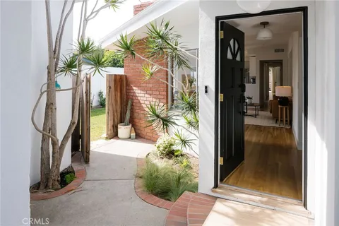 $2,475,000 | 275 Cecil Place, Costa Mesa, CA 92627