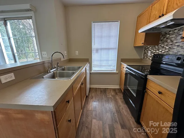 $1,570 | 6354 Windsor Gate Lane, Charlotte, NC 28215