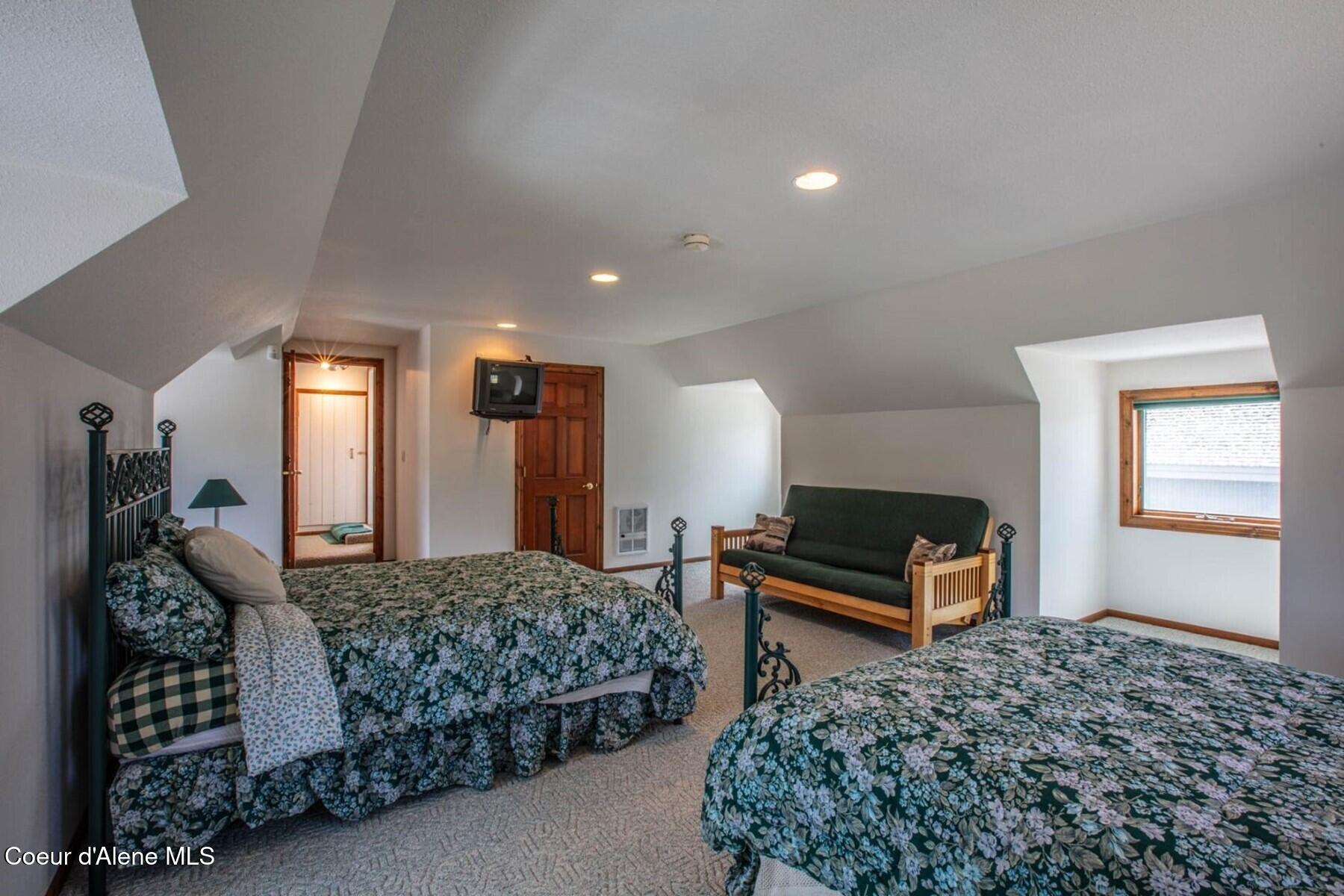 433 Campbell Point Road Laclede, ID 83841 - Photo 60 of 70 Spacious Extra Bedroom