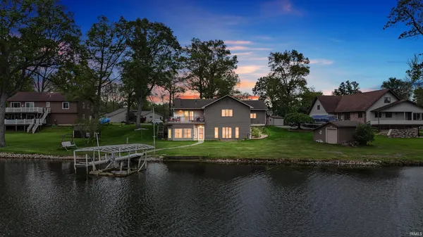 $589,000 | 205 West 600 South, Wolcottville, IN 46795