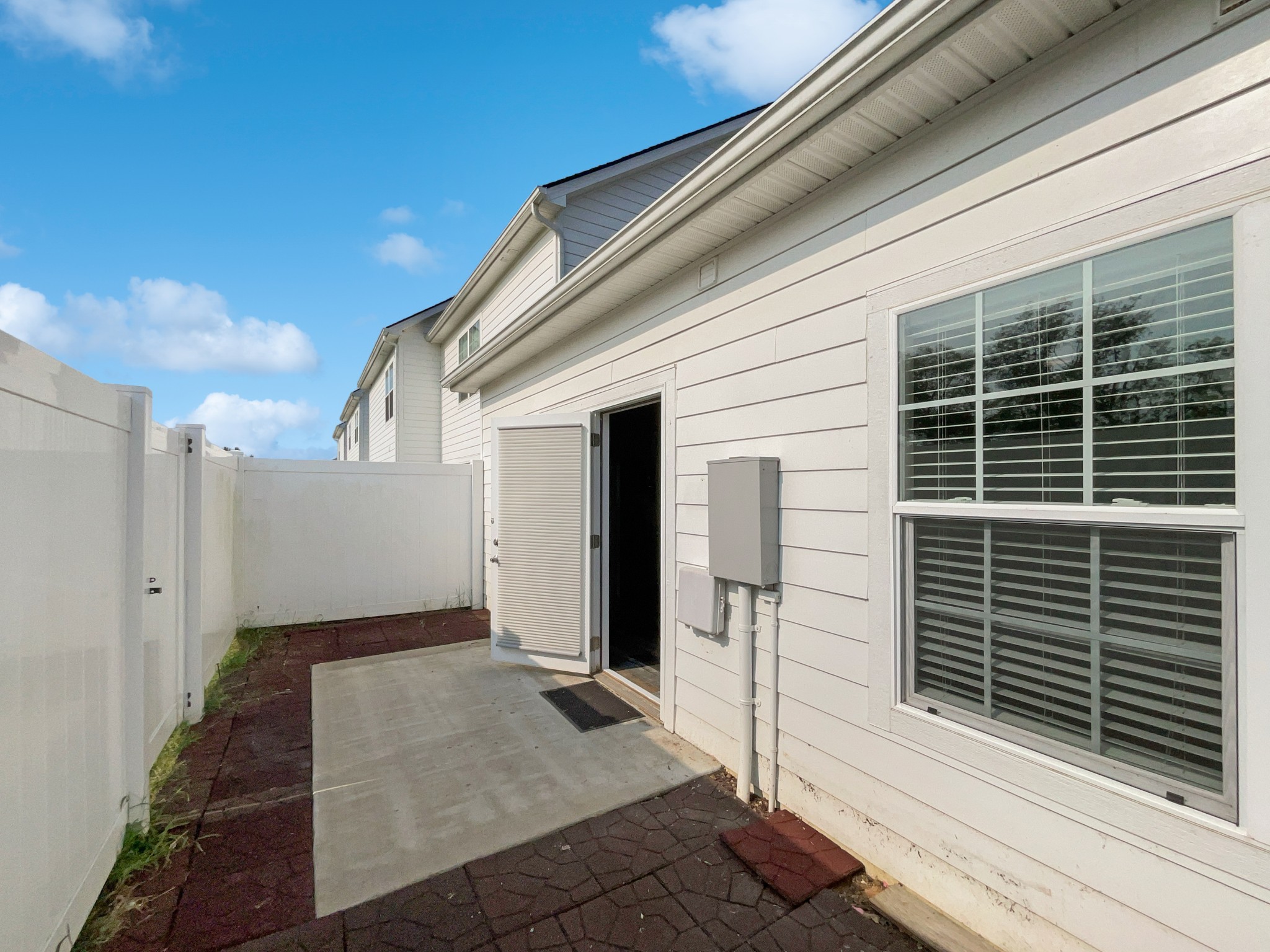 3529 Learning Lane Murfreesboro, TN 37128 - Photo 8 of 22 a view of house with large windows