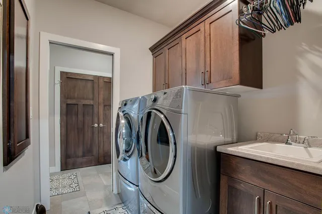 $834,900 | 5050 Prosperity Way South, Fargo, ND 58104