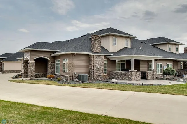$834,900 | 5050 Prosperity Way South, Fargo, ND 58104