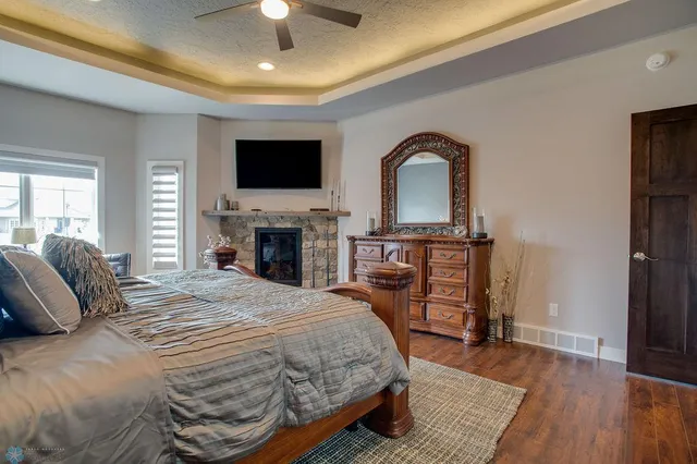 $834,900 | 5050 Prosperity Way South, Fargo, ND 58104