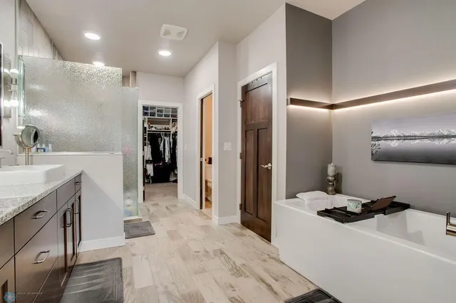 $834,900 | 5050 Prosperity Way South, Fargo, ND 58104