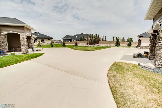 $834,900 | 5050 Prosperity Way South, Fargo, ND 58104