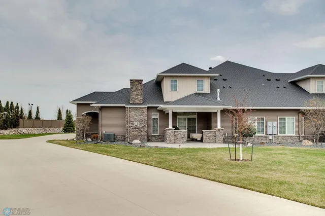 $834,900 | 5050 Prosperity Way South, Fargo, ND 58104