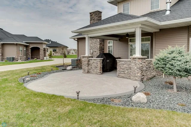 $834,900 | 5050 Prosperity Way South, Fargo, ND 58104