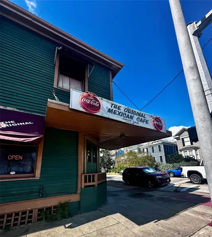 $179,000 | 424 15th Street, Unit 106, Galveston, TX 77550