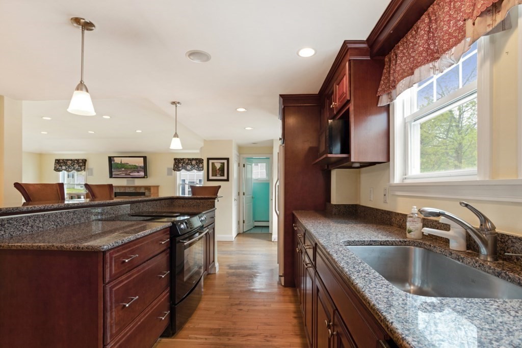 13 Ashwood Road Lynnfield, MA 01940 - Photo 11 of 37 Gallery Image 11