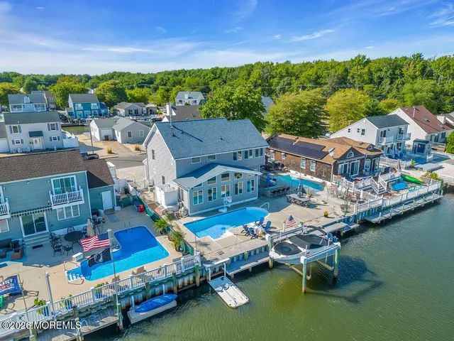 $999,000 | 59 Top Sail Court, Bayville, NJ 08721