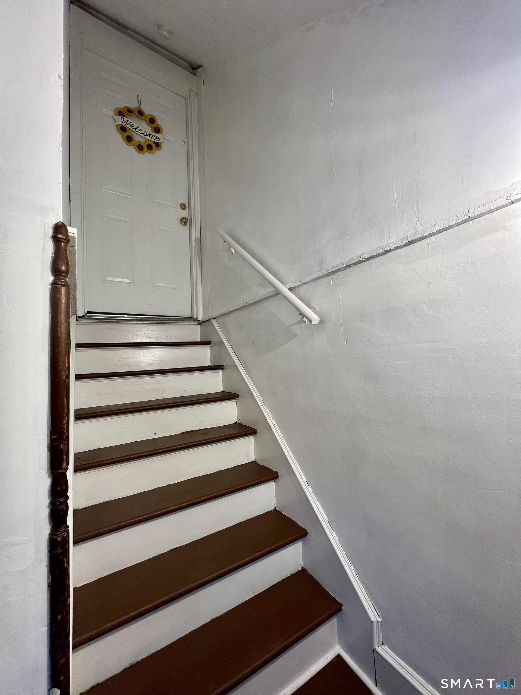 154 High Street Torrington, CT 06790 - Photo 27 of 36 a view of entryway