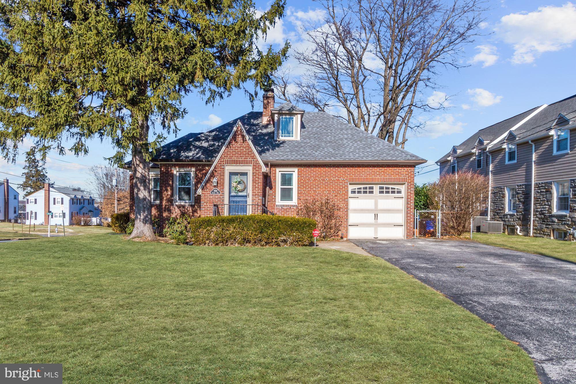 1324 Leedom Road Havertown, PA 19083 - Photo 2 of 36