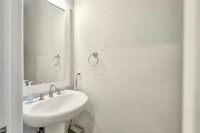 $2,200 | 217 Birch Oak Lane, Georgetown, TX 78628