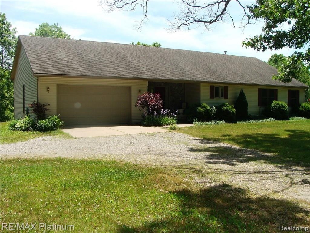 11380 9 Mile Road South Lyon, MI 48178 - Photo 1 of 7 DSC04374.JPG