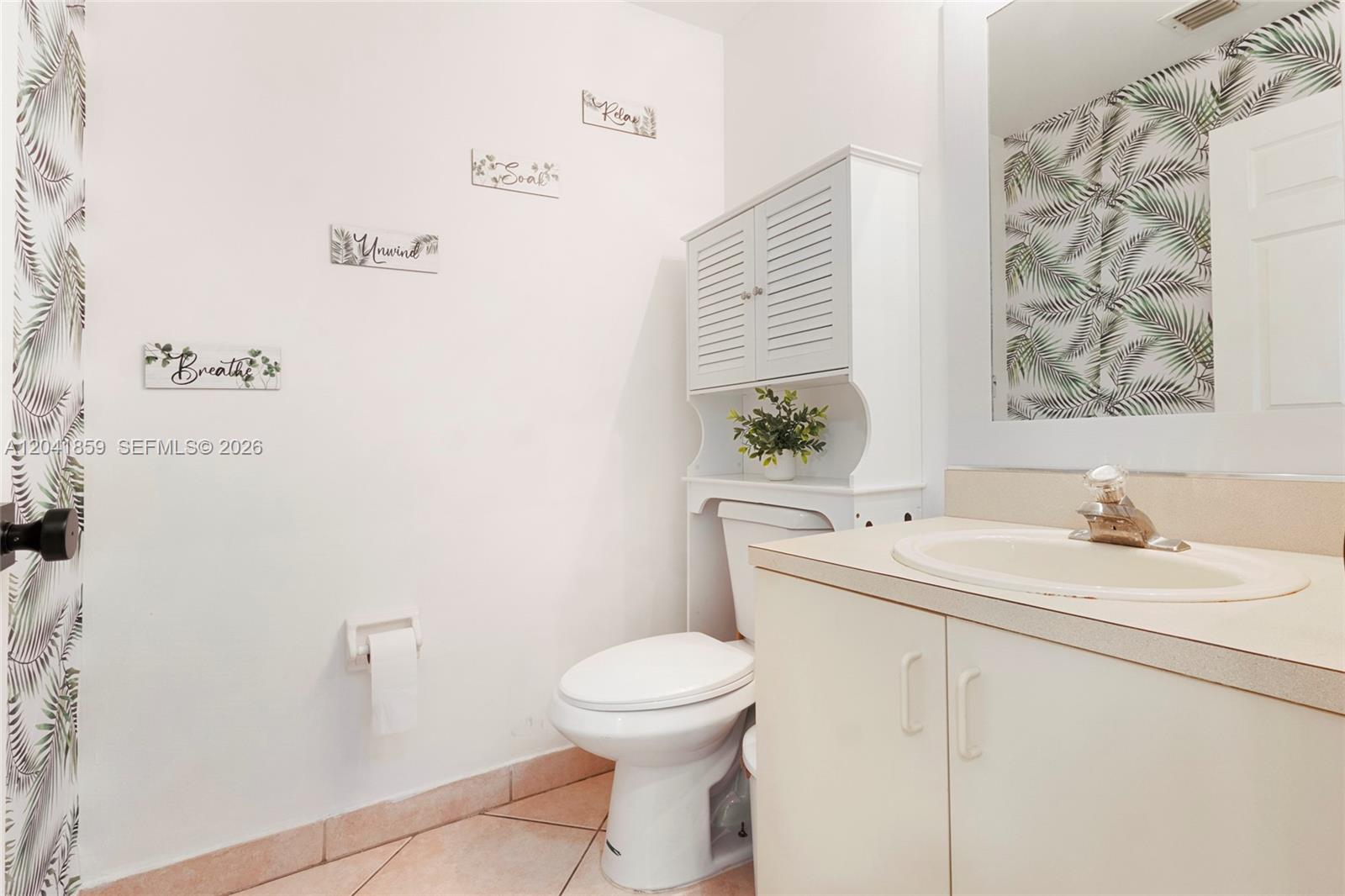 18222 Southwest 27th Street Miramar, FL 33029 - Photo 10 of 32 1st Floor bathroom