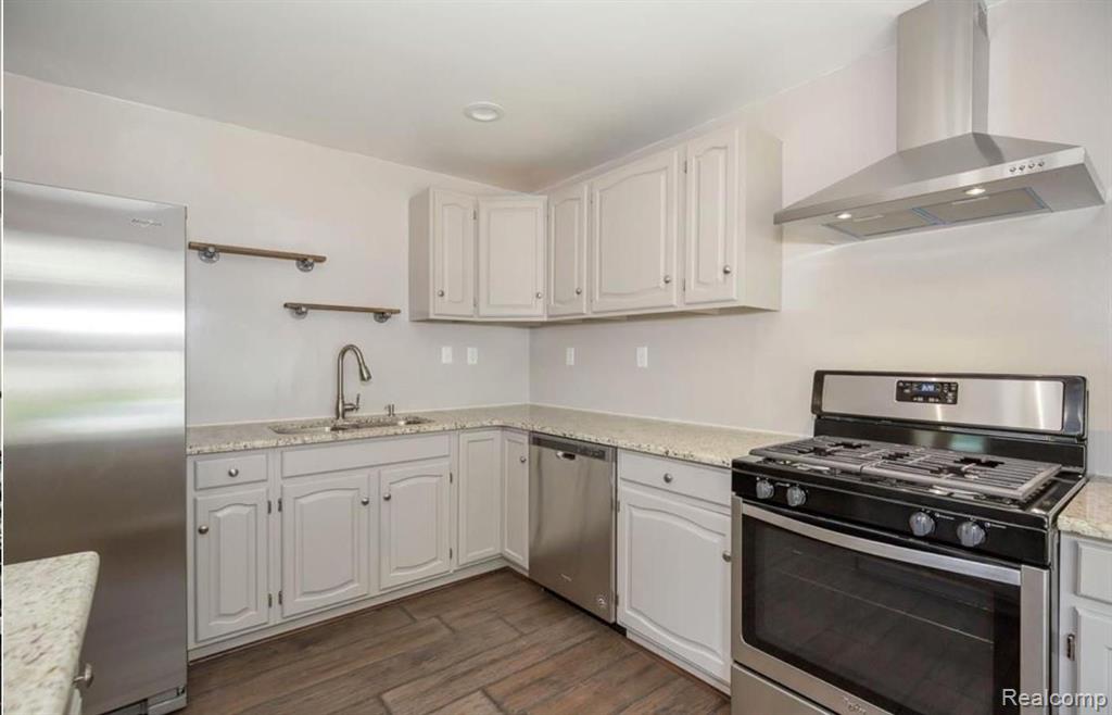3104 Starr Road Royal Oak, MI 48073 - Photo 7 of 24