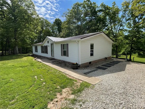 $420,000 | 776 A County Road 500 East, Neoga, IL 62447