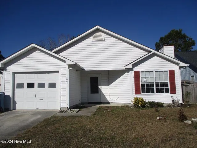 $1,450 | 2041 West Windgate Court, Jacksonville, NC 28546
