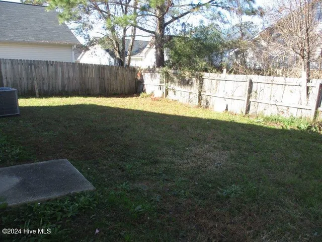 $1,450 | 2041 West Windgate Court, Jacksonville, NC 28546