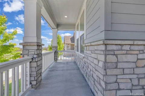 a view of a pathway along a building