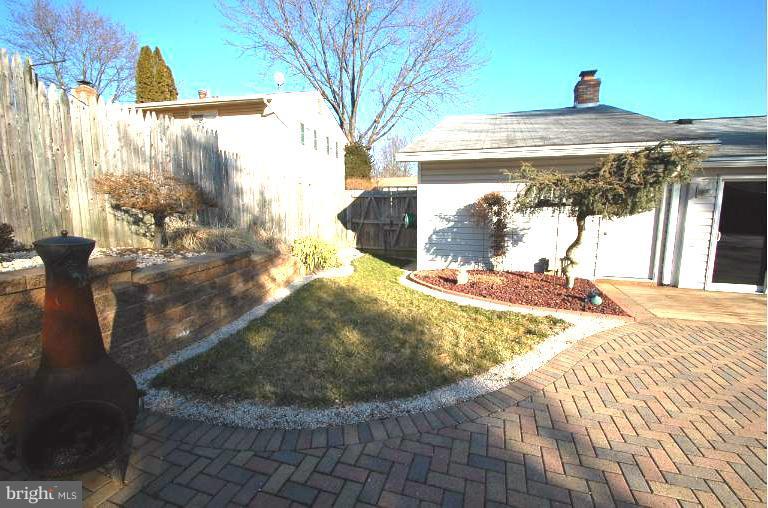 24100 Log House Road Gaithersburg, MD 20882 - Photo 8 of 30 Exterior (Rear)