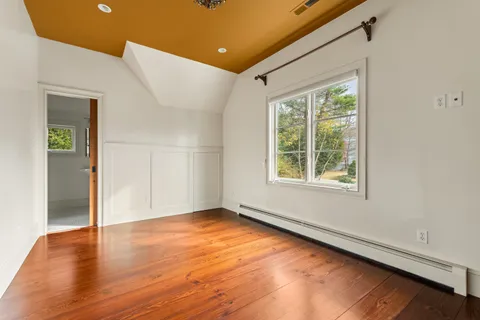 $1,995,000 | 15 Cross Highway, Westport, CT 06880