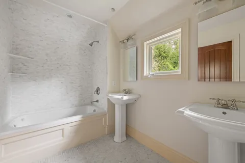 $1,995,000 | 15 Cross Highway, Westport, CT 06880