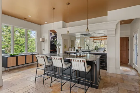 $1,995,000 | 15 Cross Highway, Westport, CT 06880