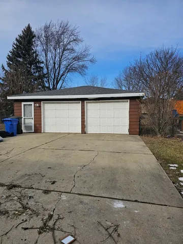 $3,000 | 830 Division Street, South Elgin, IL 60177
