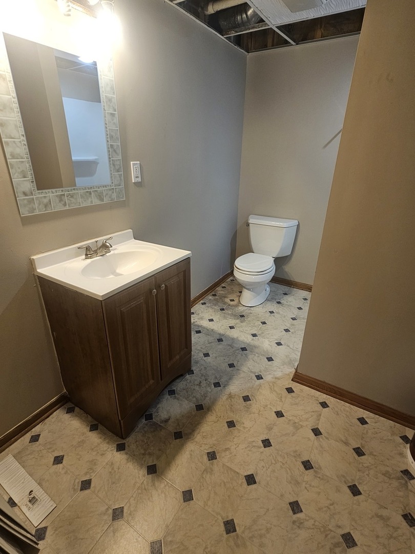 830 Division Street South Elgin, IL 60177 - Photo 5 of 23