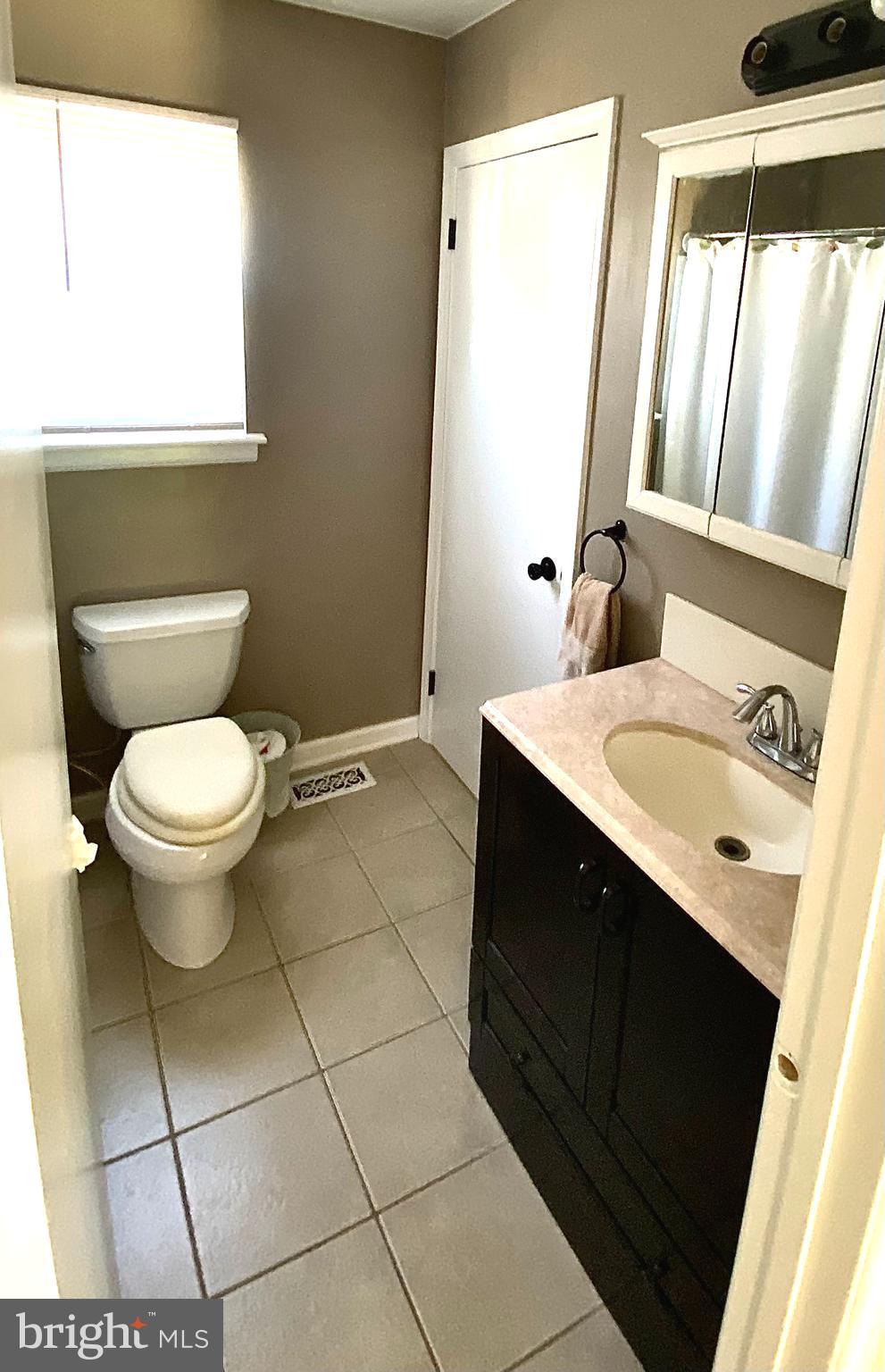 317 Balsam Road Williamstown, NJ 08094 - Photo 24 of 29 Freshly painted full bath.