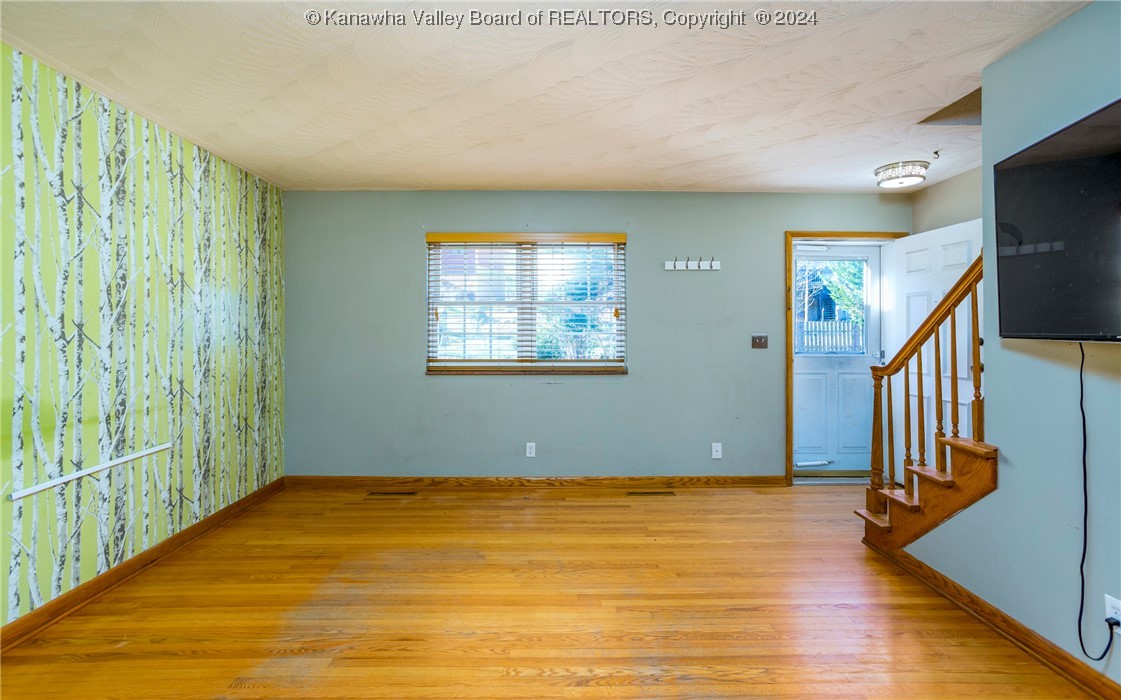 711 Castlegate Road South Charleston, WV 25303 - Photo 4 of 19 Gallery Image 4
