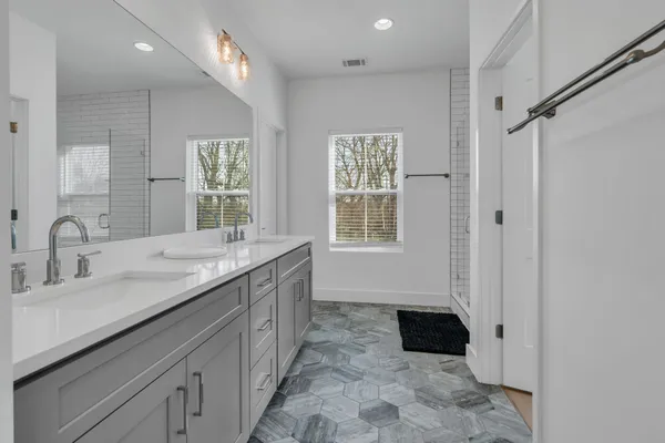 $3,400 | 405 Marshall Street, Unit 3, Nashville, TN 37207